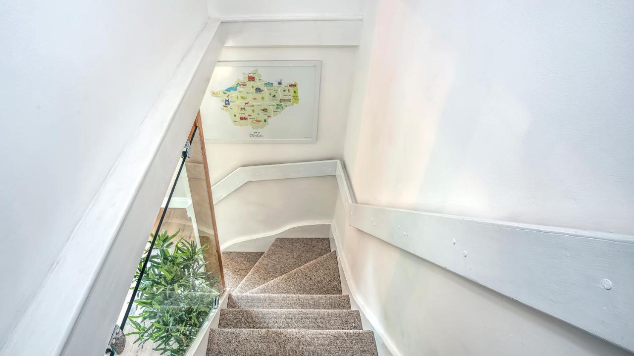 Modern 3-Bed House On Tarporley High Street Villa Exterior foto