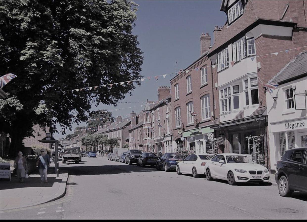 Modern 3-Bed House On Tarporley High Street Villa Exterior foto